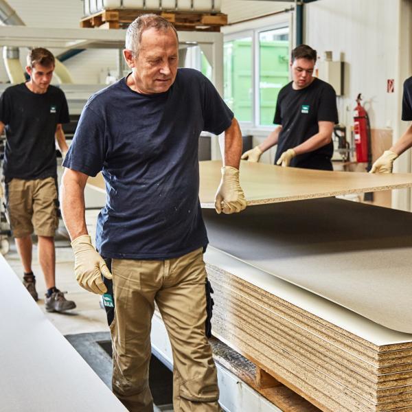 Holzplatten tragen